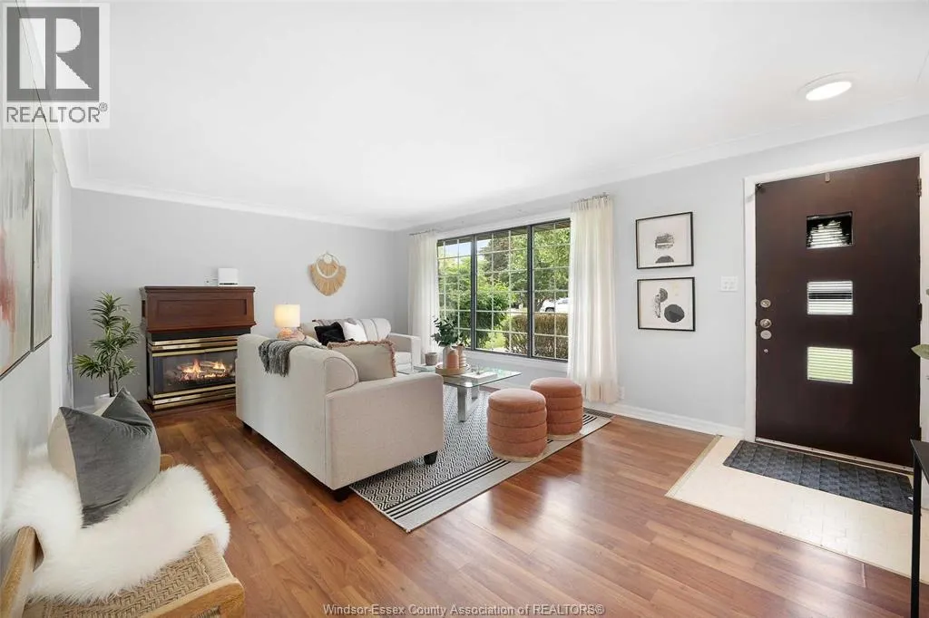 1558 STRATFORD COURT