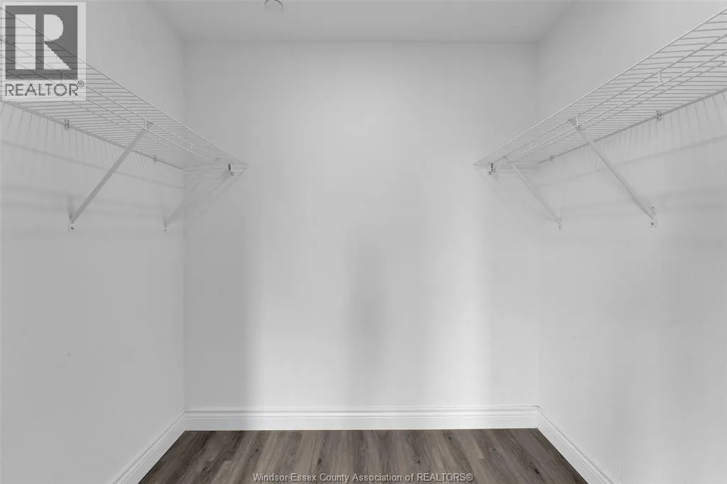 1489 Banwell ROAD Unit# 221