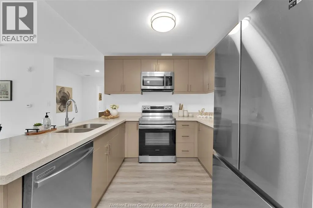 1489 Banwell ROAD Unit# 221