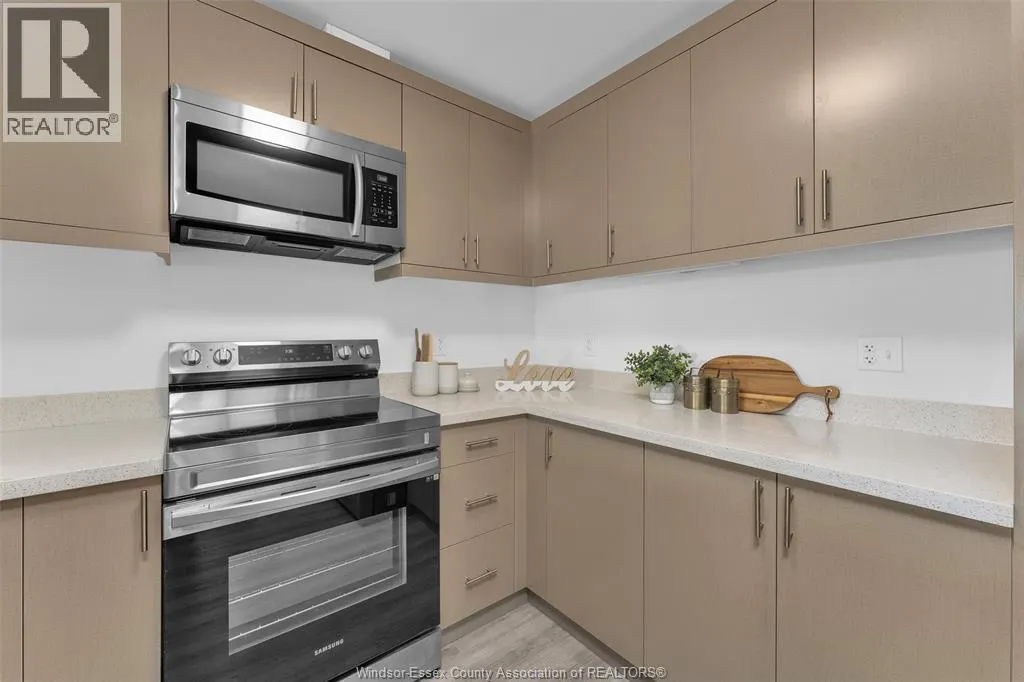 1489 Banwell ROAD Unit# 221