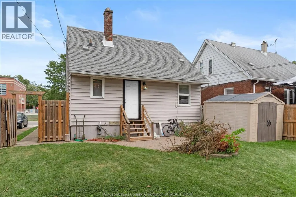 1673 FRANCOIS ROAD
