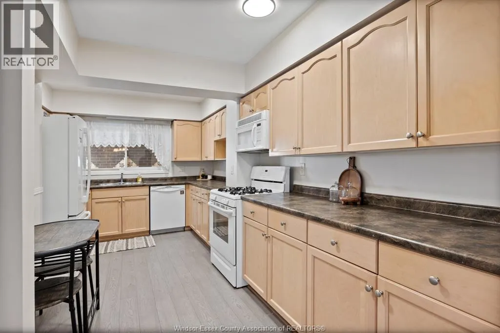 201 CONCESSION 3 Unit# 17