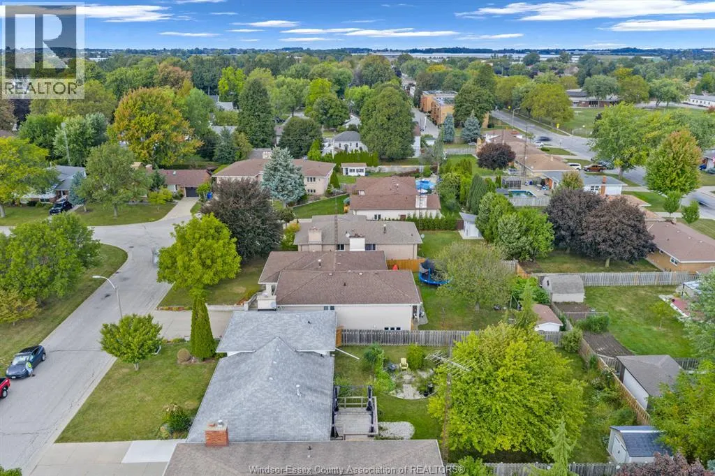 26 Debergh AVENUE