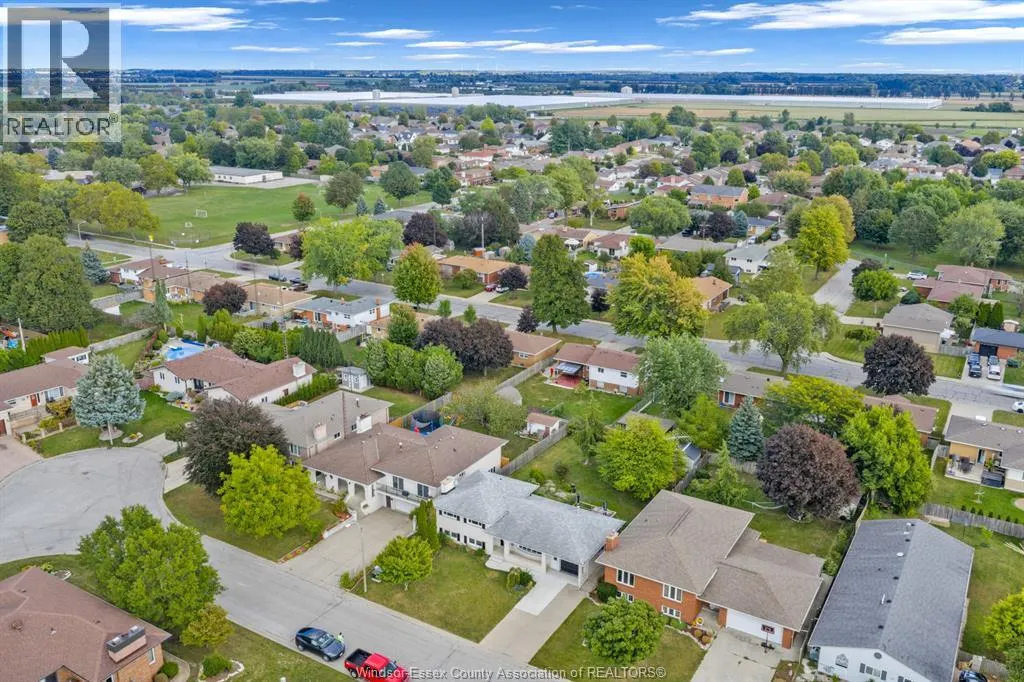 26 Debergh AVENUE