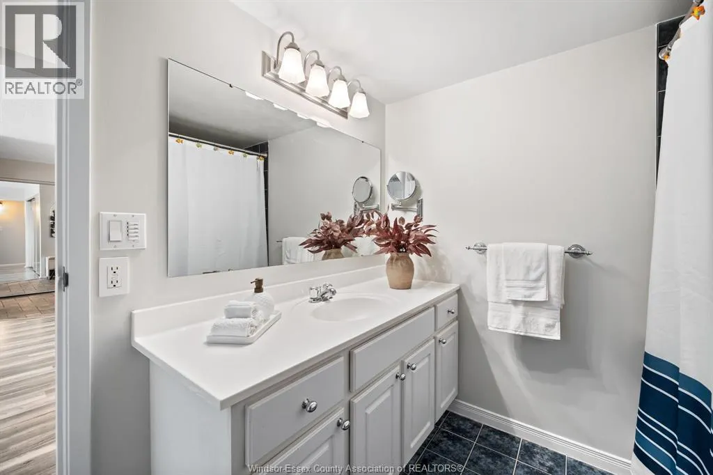9099 RIVERSIDE DRIVE East Unit# 1303W