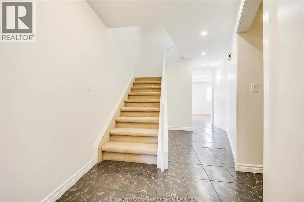 2983 JENNIFER DRIVE
