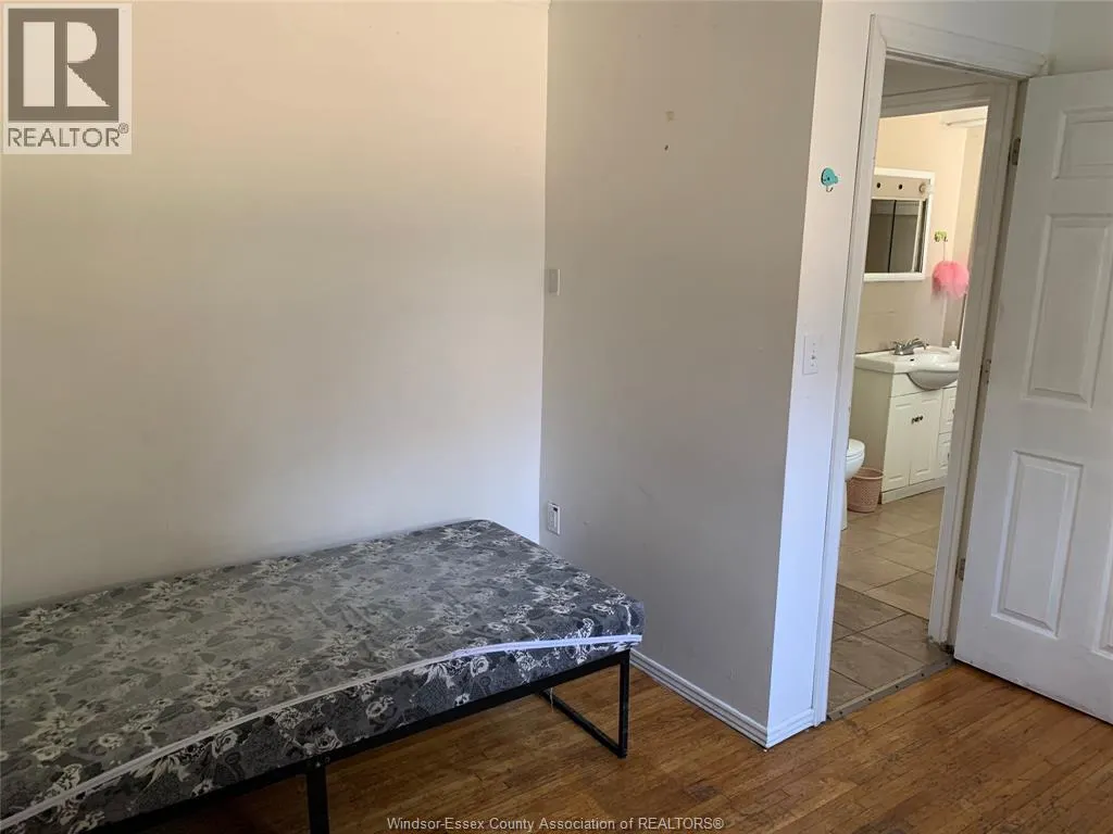 437 CAMPBELL AVENUE