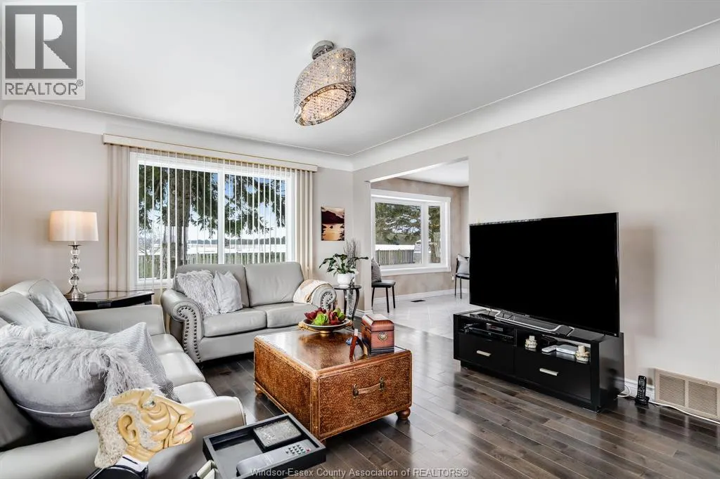 1209 Mersea Road 1