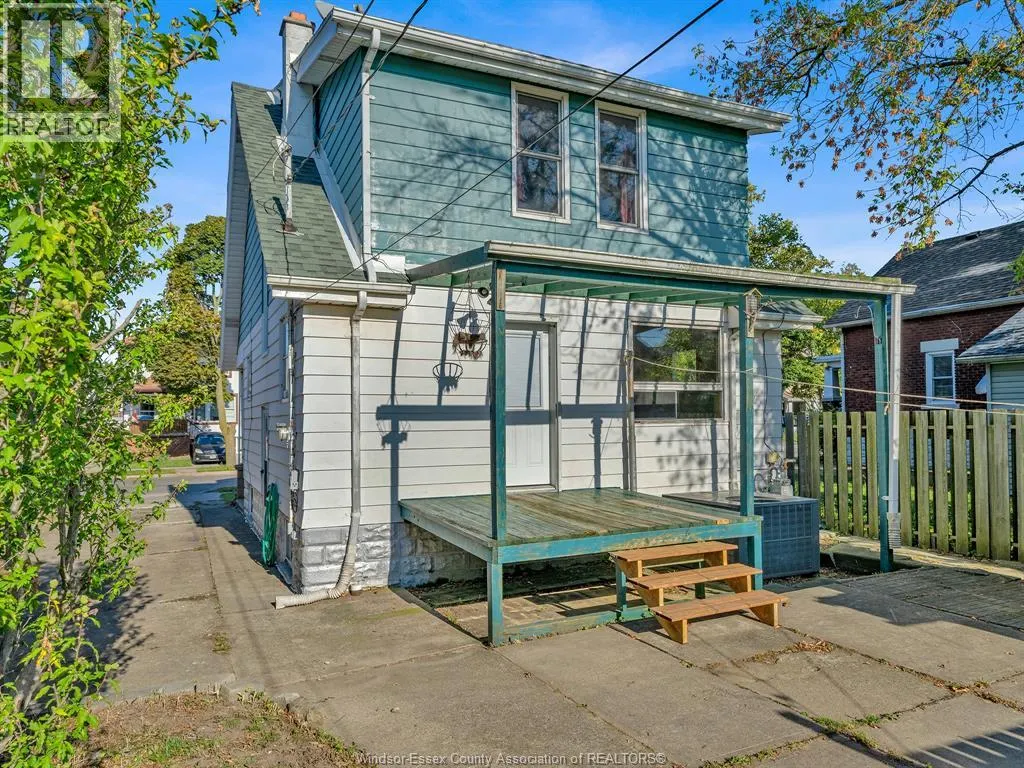 943 PILLETTE ROAD