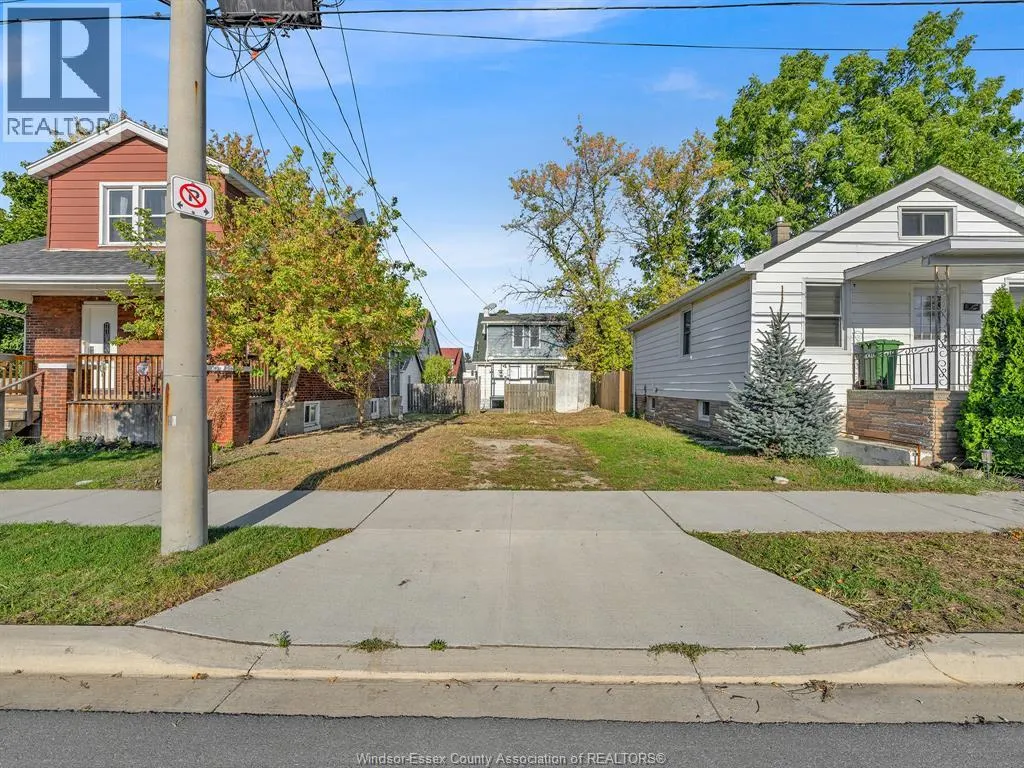 943 PILLETTE ROAD