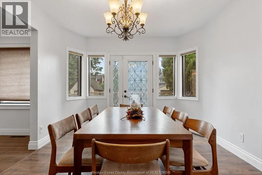 237 THOMPSON BOULEVARD