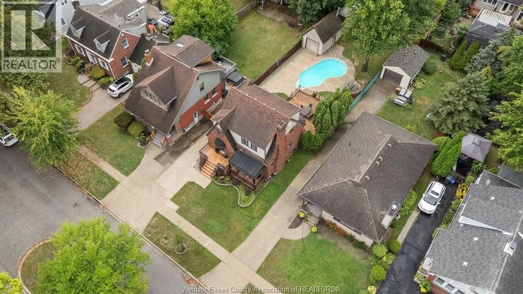 237 THOMPSON BOULEVARD