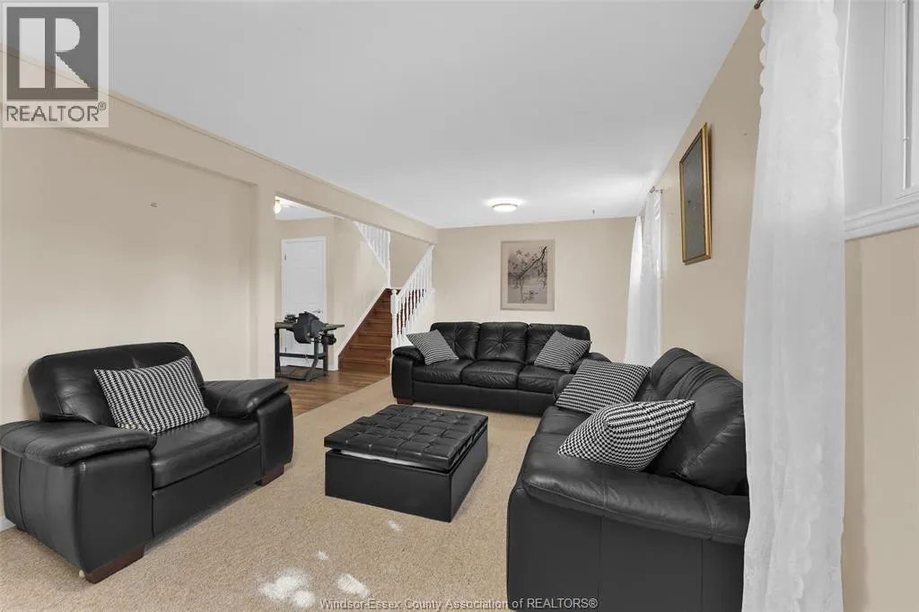 445 Olcott AVENUE