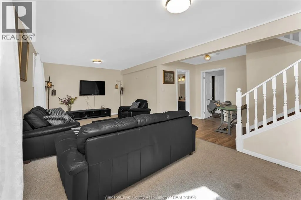 445 Olcott AVENUE