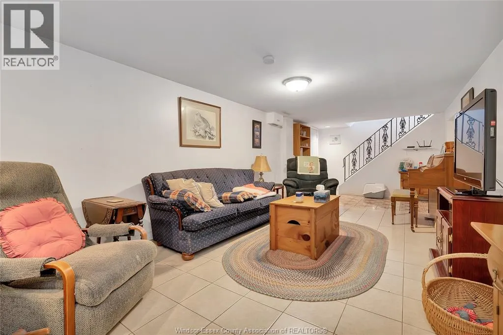 16 LONGFELLOW LANE