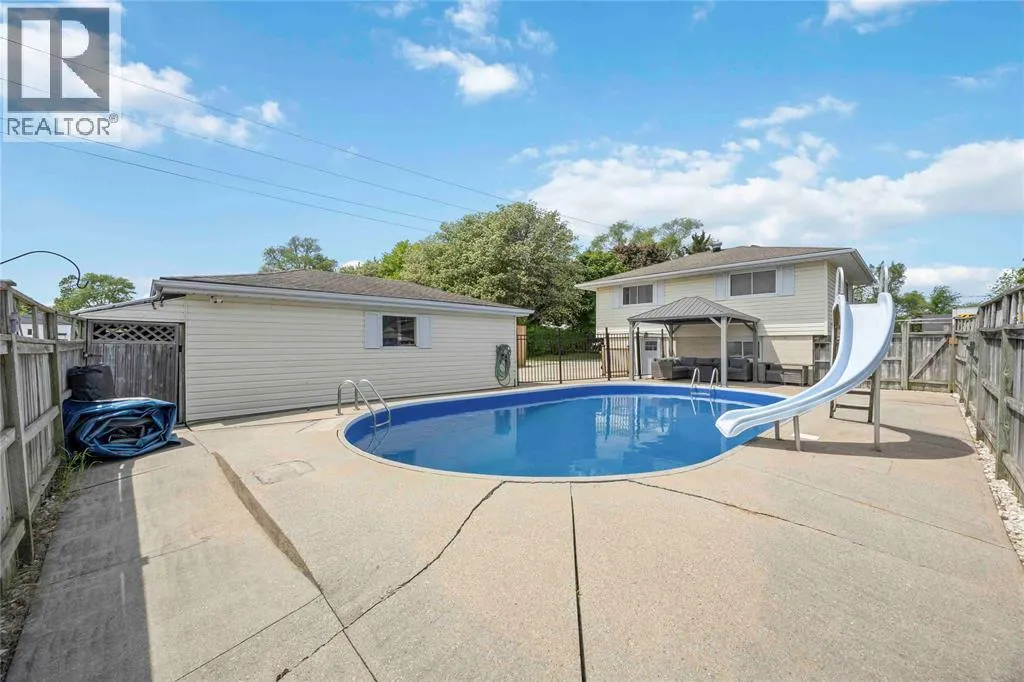 576 FRONT STREET