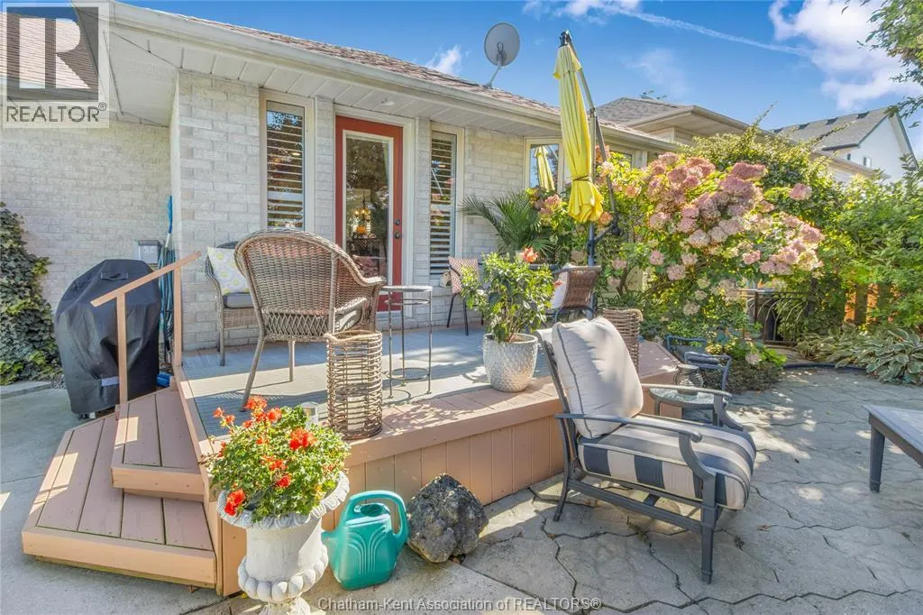39 WINDFIELD CRESCENT
