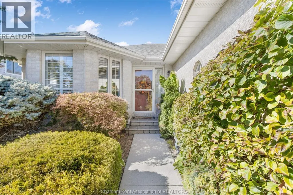 39 WINDFIELD CRESCENT