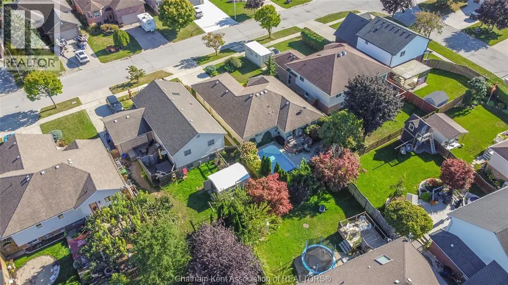 39 WINDFIELD CRESCENT
