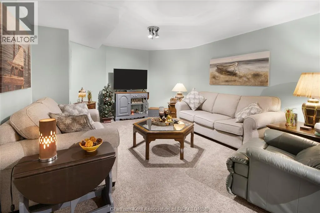 39 WINDFIELD CRESCENT