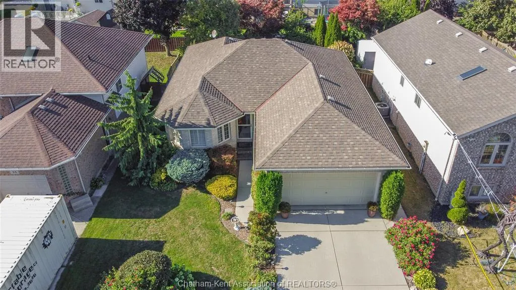 39 WINDFIELD CRESCENT