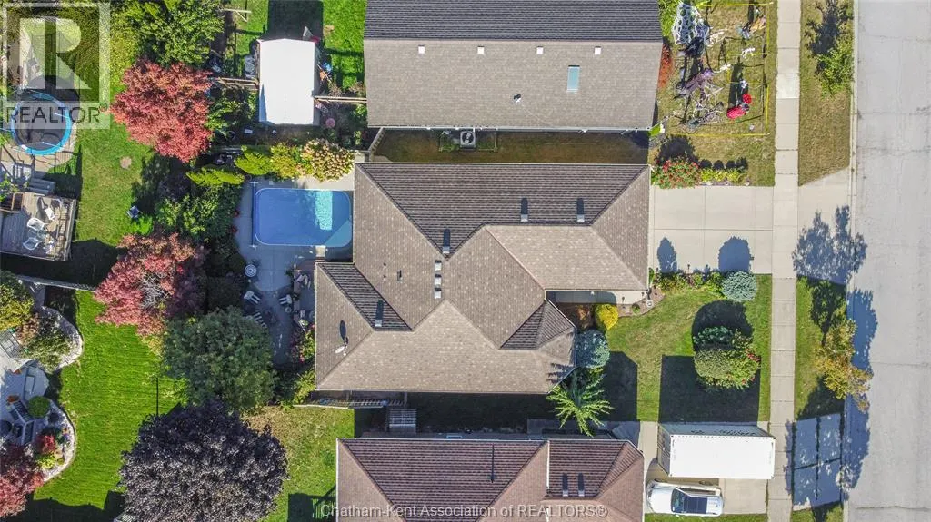 39 WINDFIELD CRESCENT