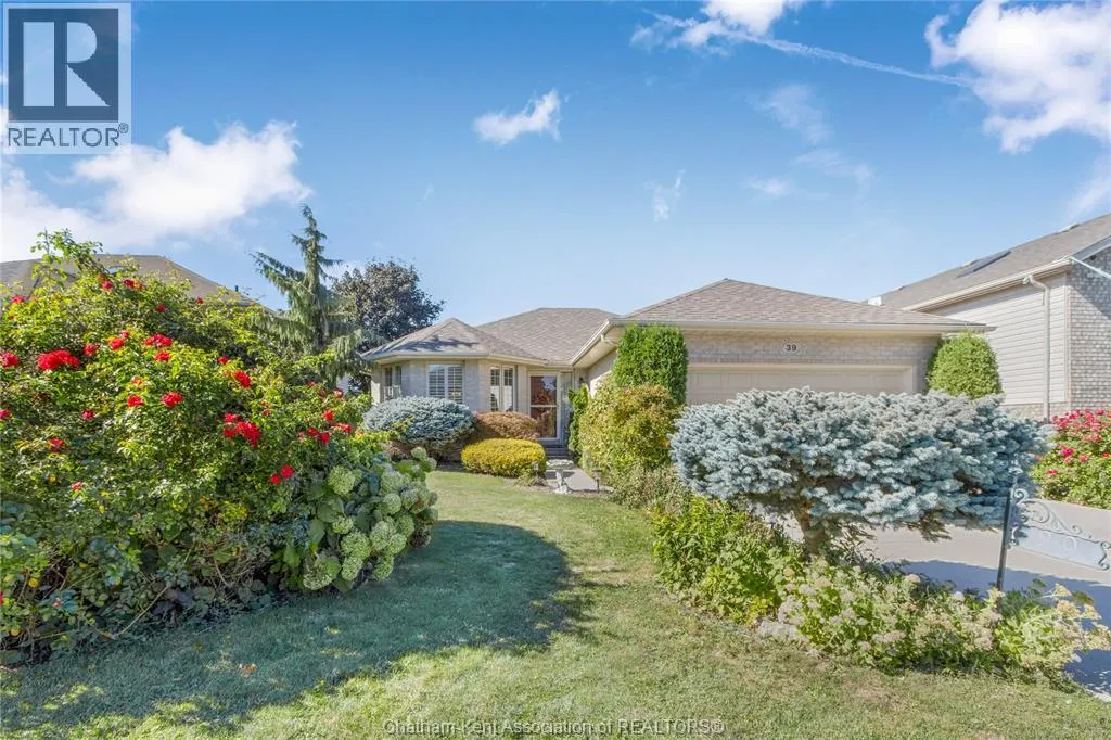 39 WINDFIELD CRESCENT