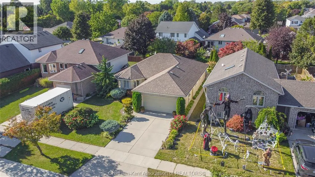 39 WINDFIELD CRESCENT