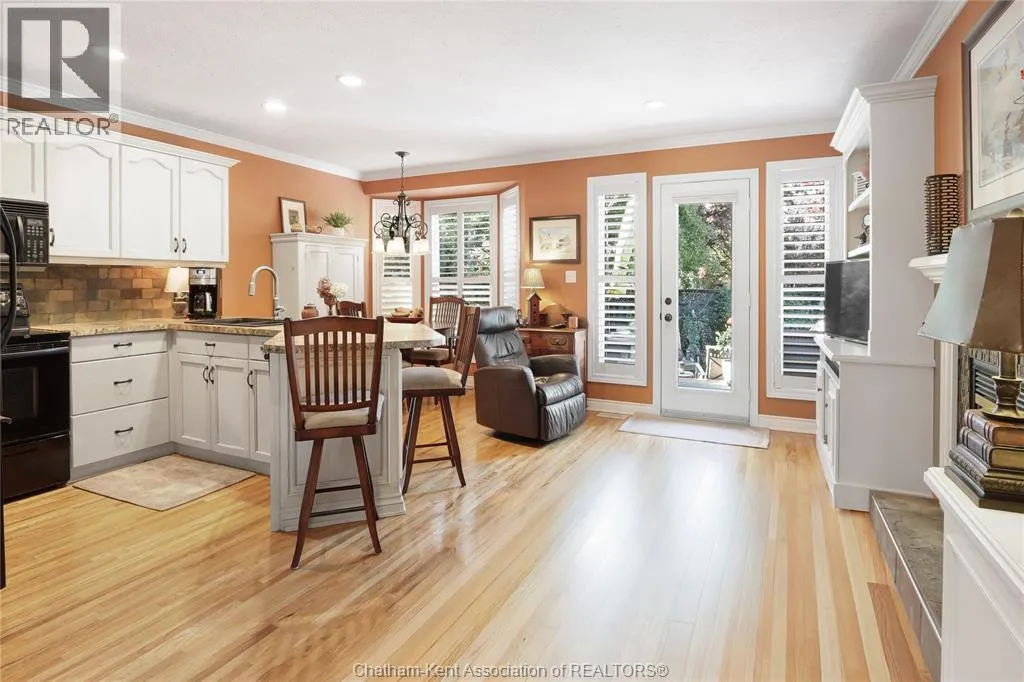 39 WINDFIELD CRESCENT