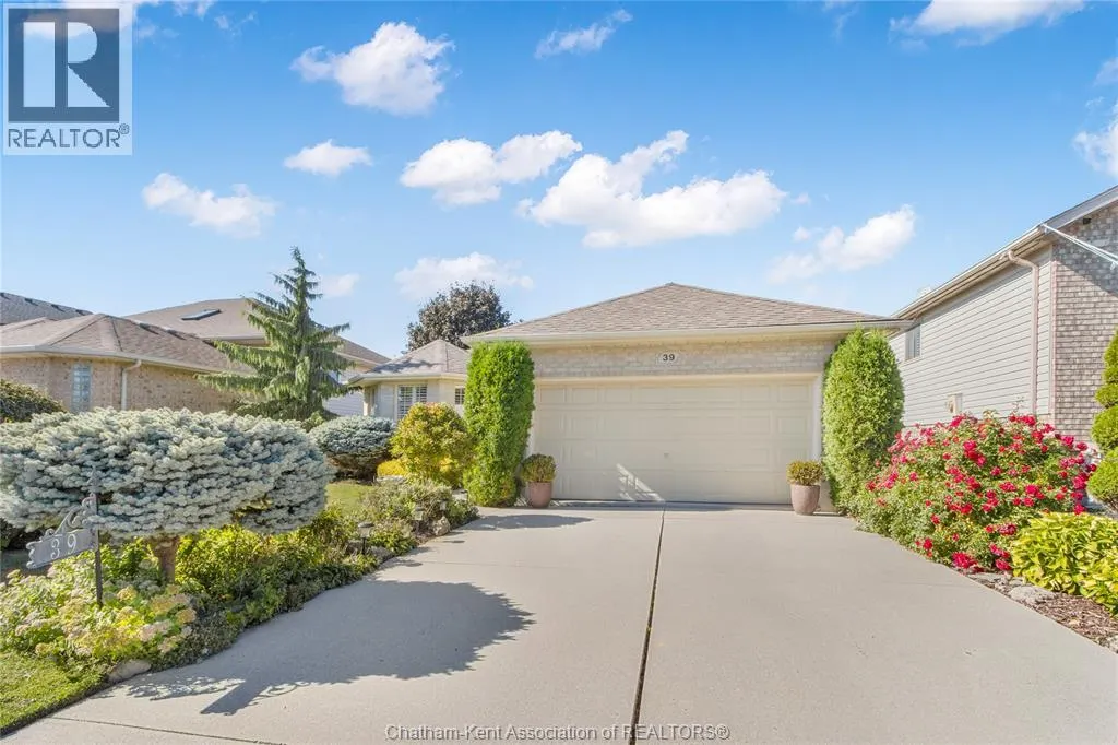 39 WINDFIELD CRESCENT