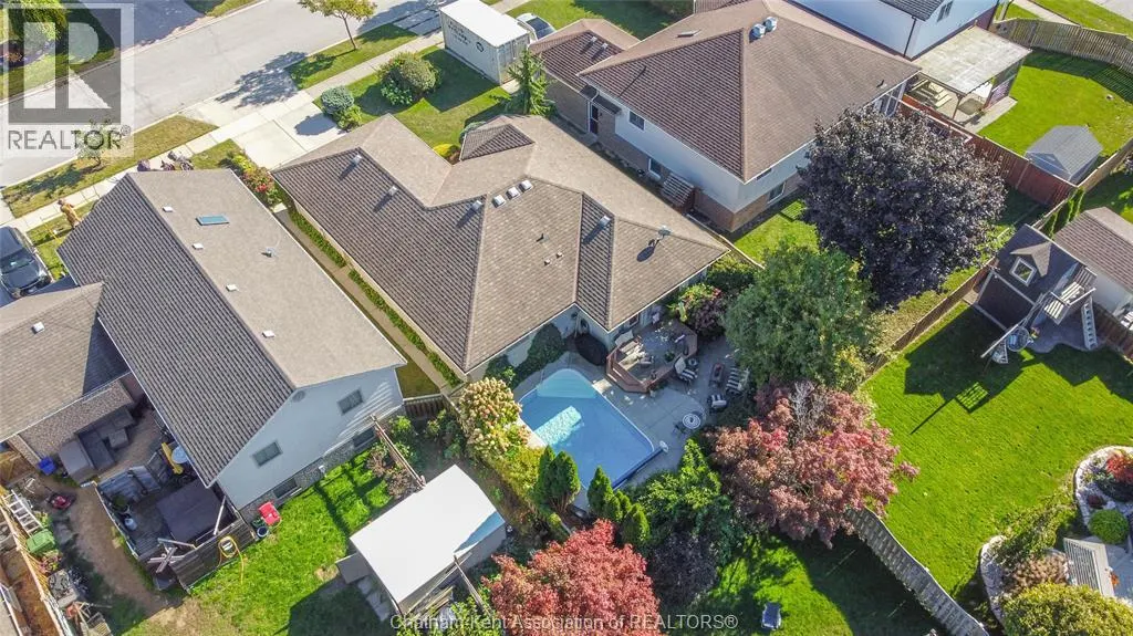 39 WINDFIELD CRESCENT
