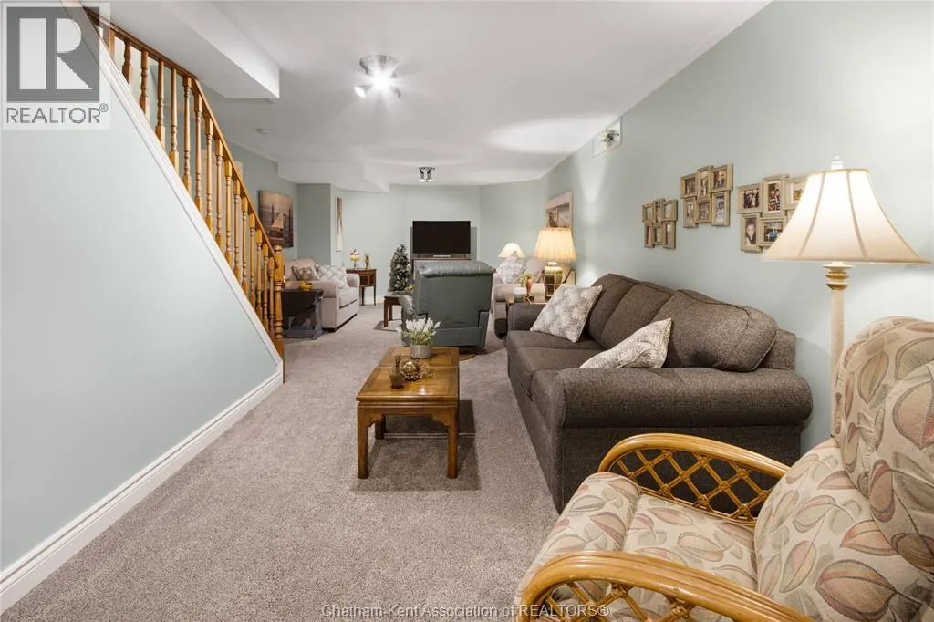 39 WINDFIELD CRESCENT