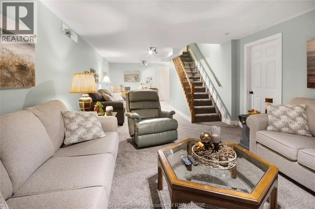 39 WINDFIELD CRESCENT