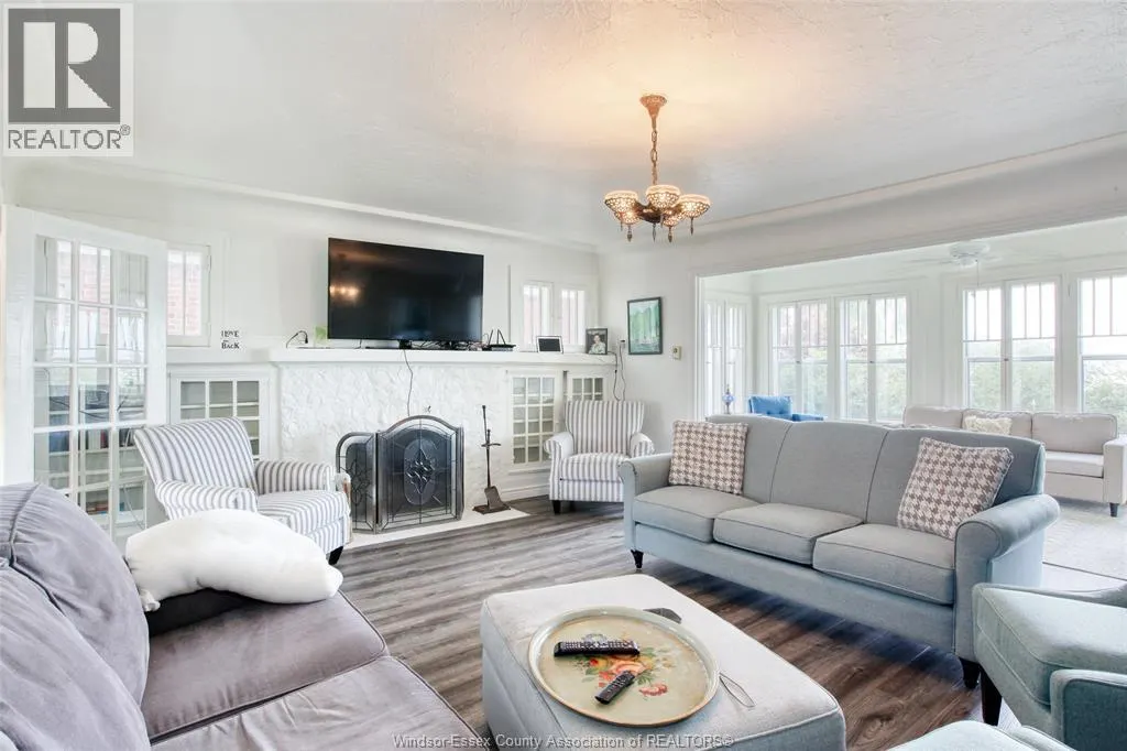 127 LAKEWOOD DRIVE