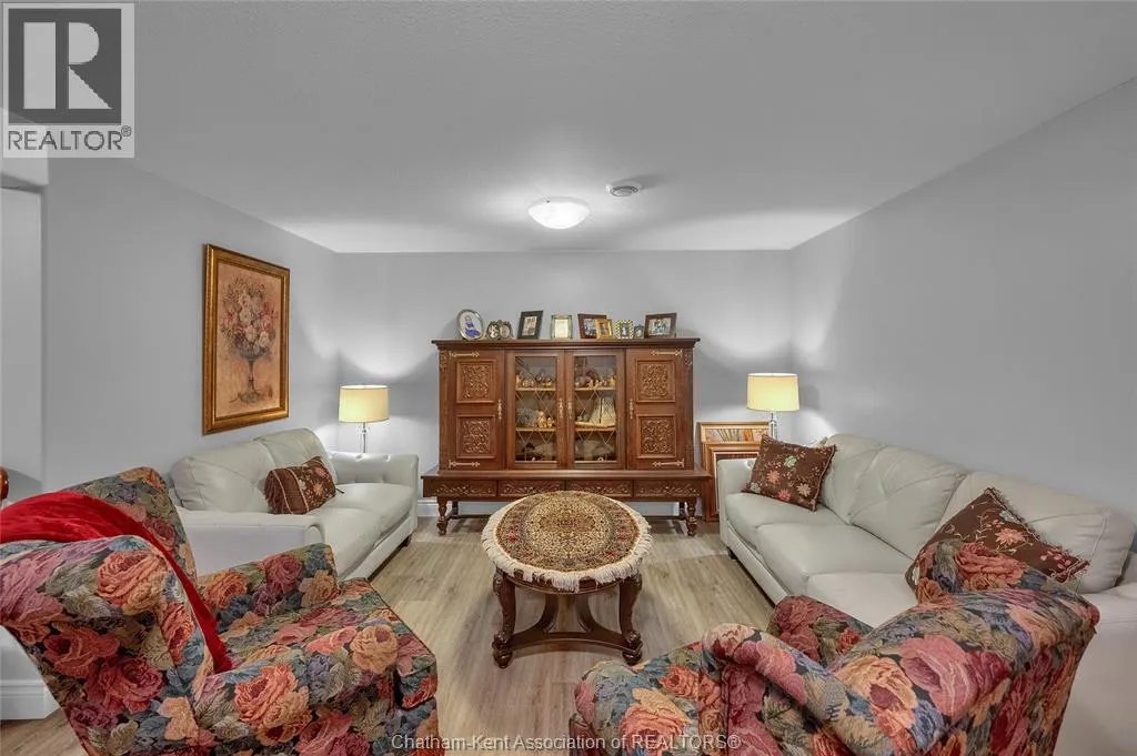 53 Veranda COURT