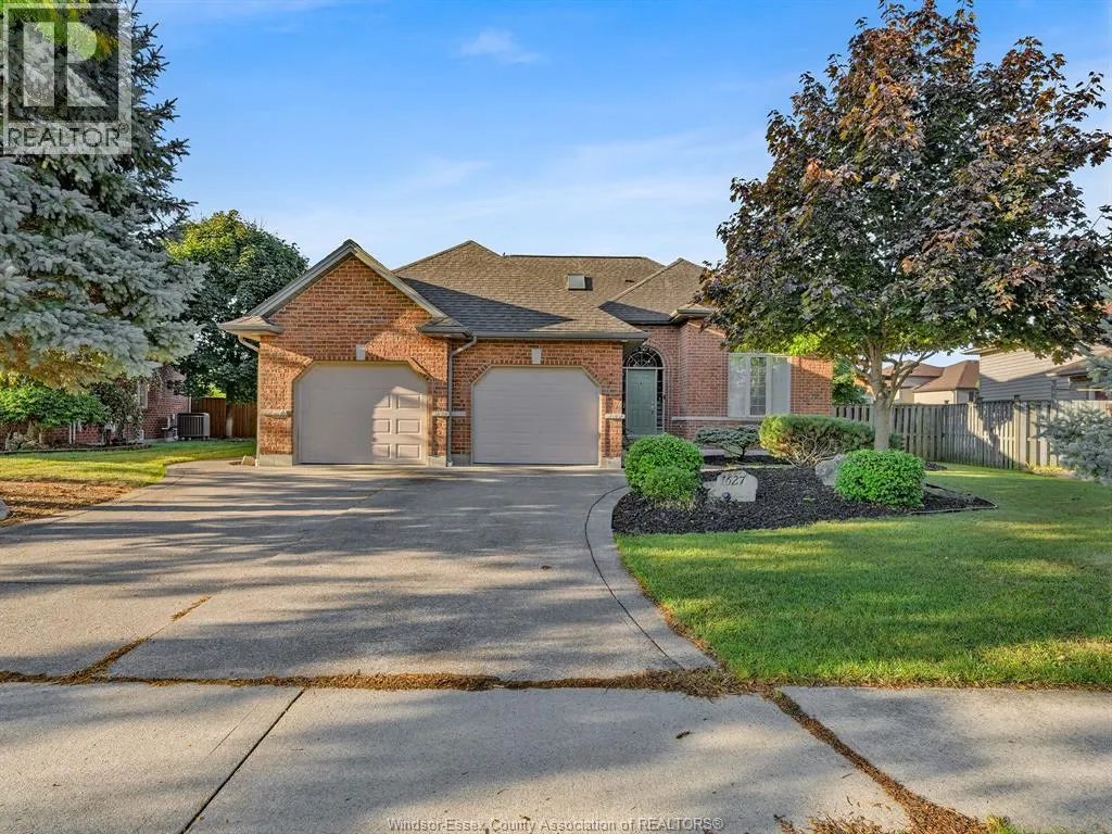 1627 Whitewood
