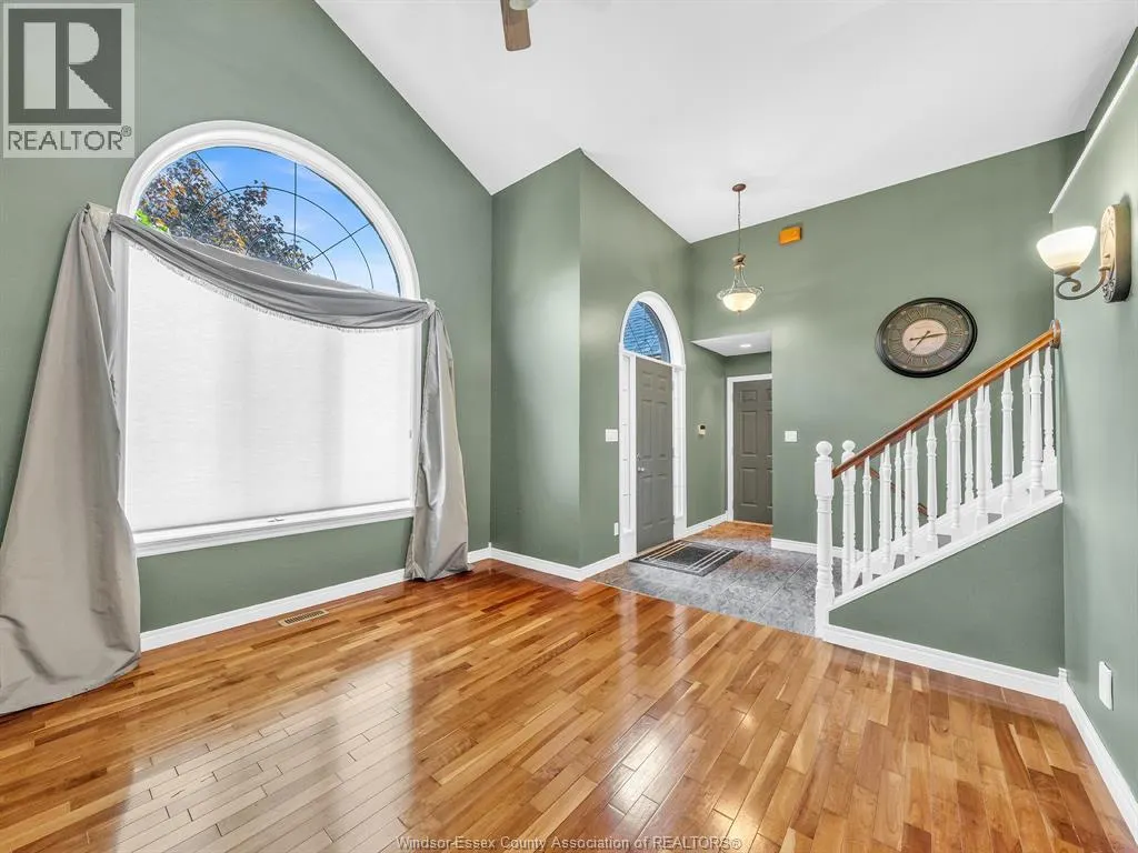 1627 Whitewood