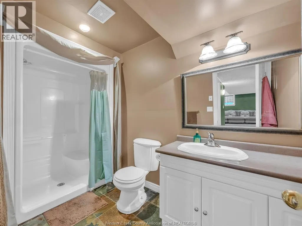 1627 Whitewood