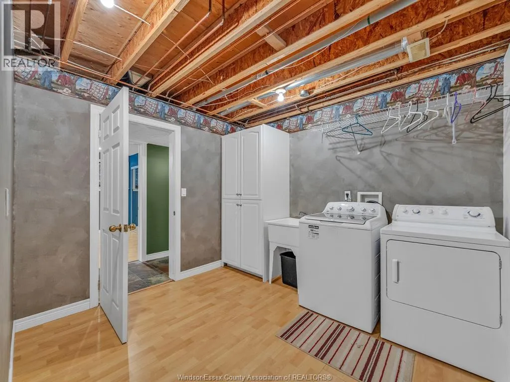 1627 Whitewood
