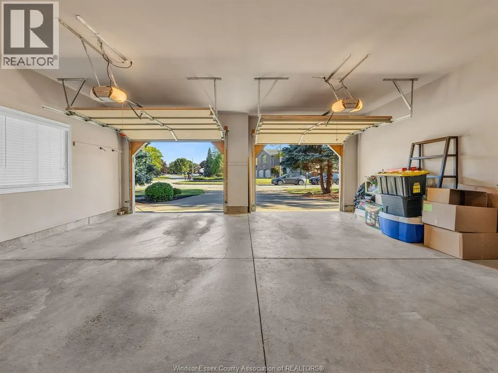 1627 Whitewood