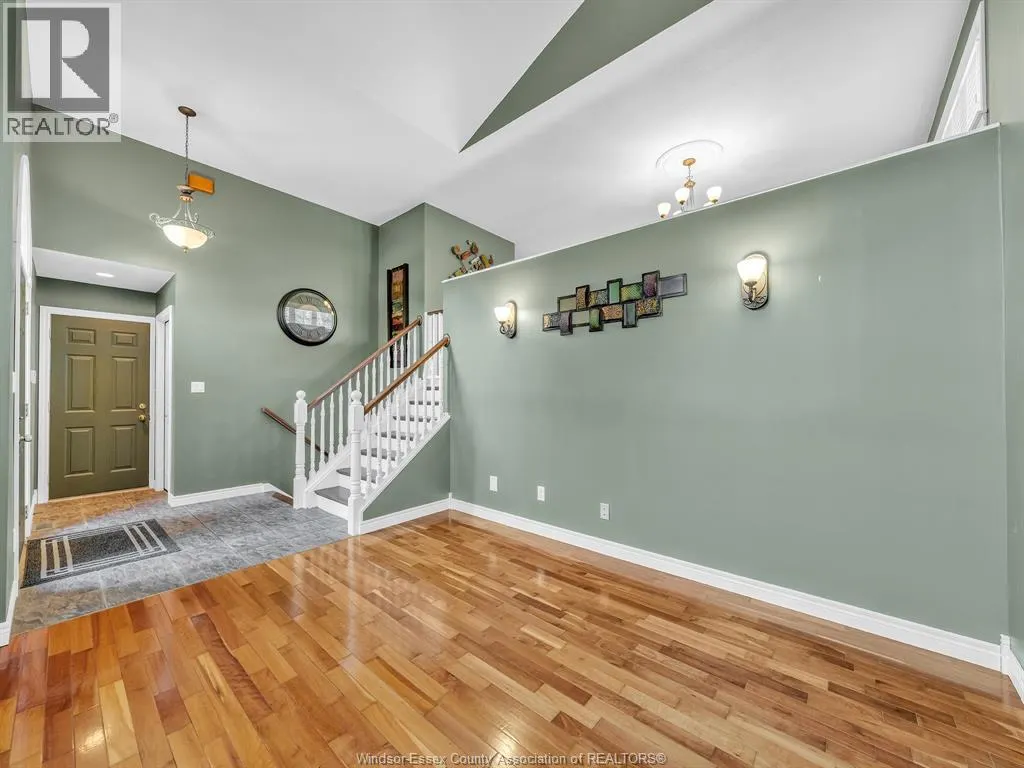 1627 Whitewood