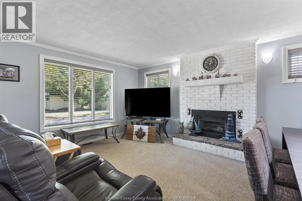 123 CRYSTAL LANE