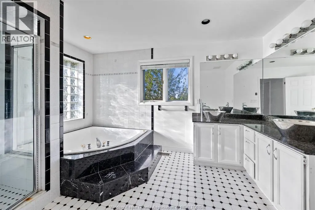 4478 VILLA PARADISO