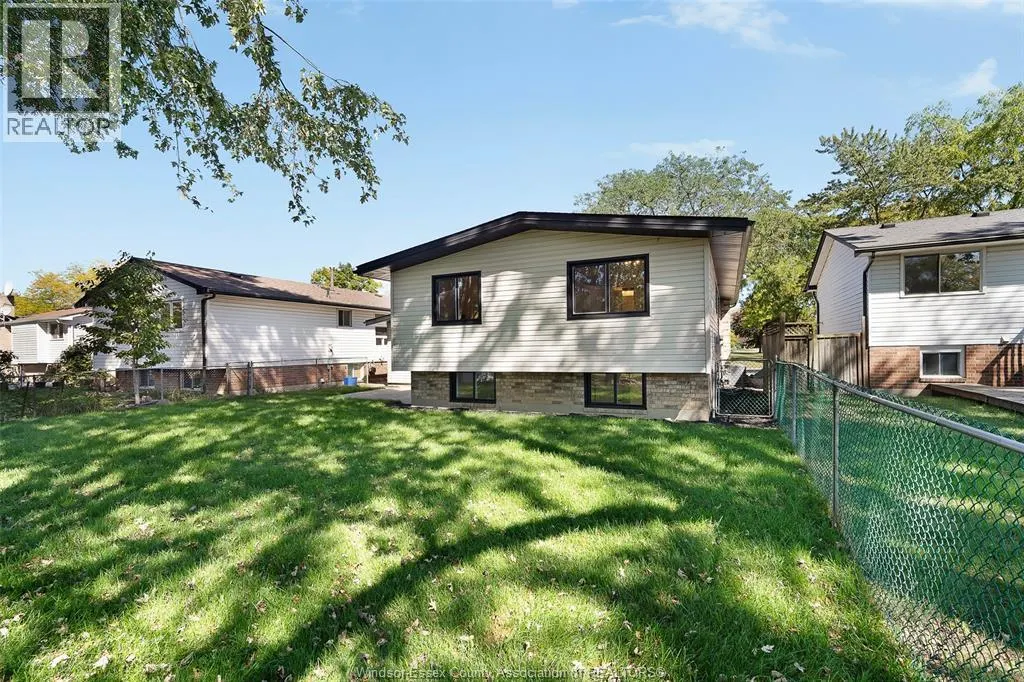 3051 Apple Lane