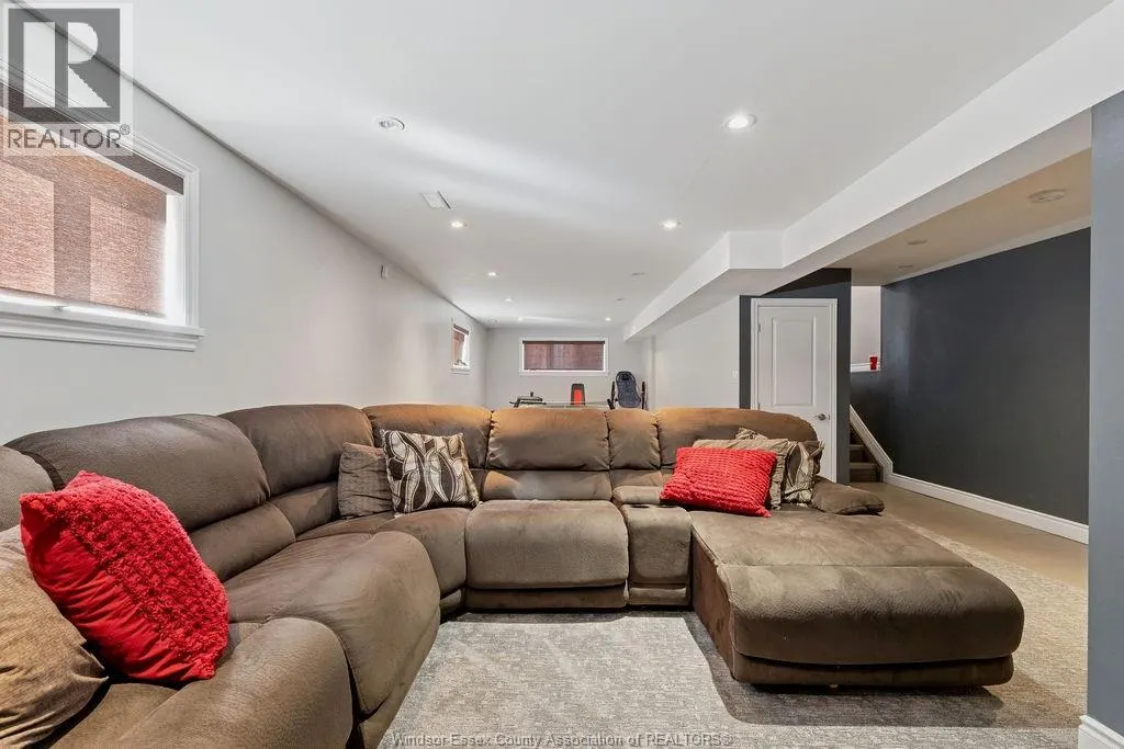 1162 BANWELL ROAD