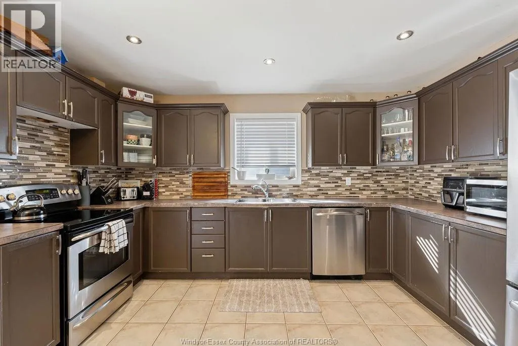 1162 BANWELL ROAD