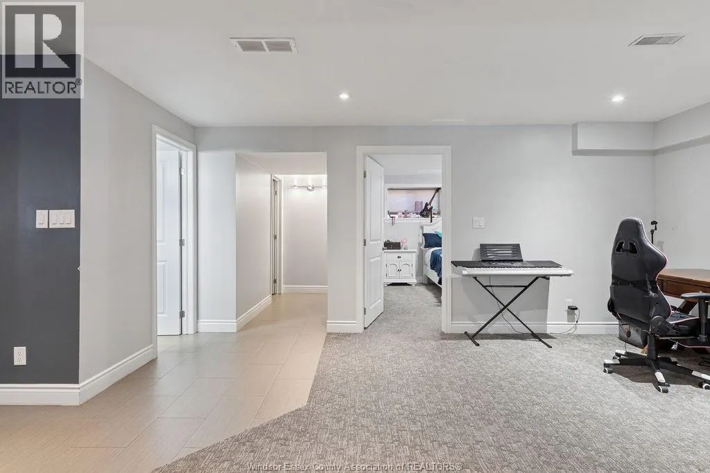 1162 BANWELL ROAD