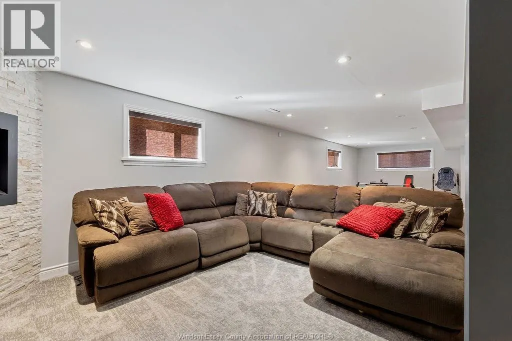 1162 BANWELL ROAD