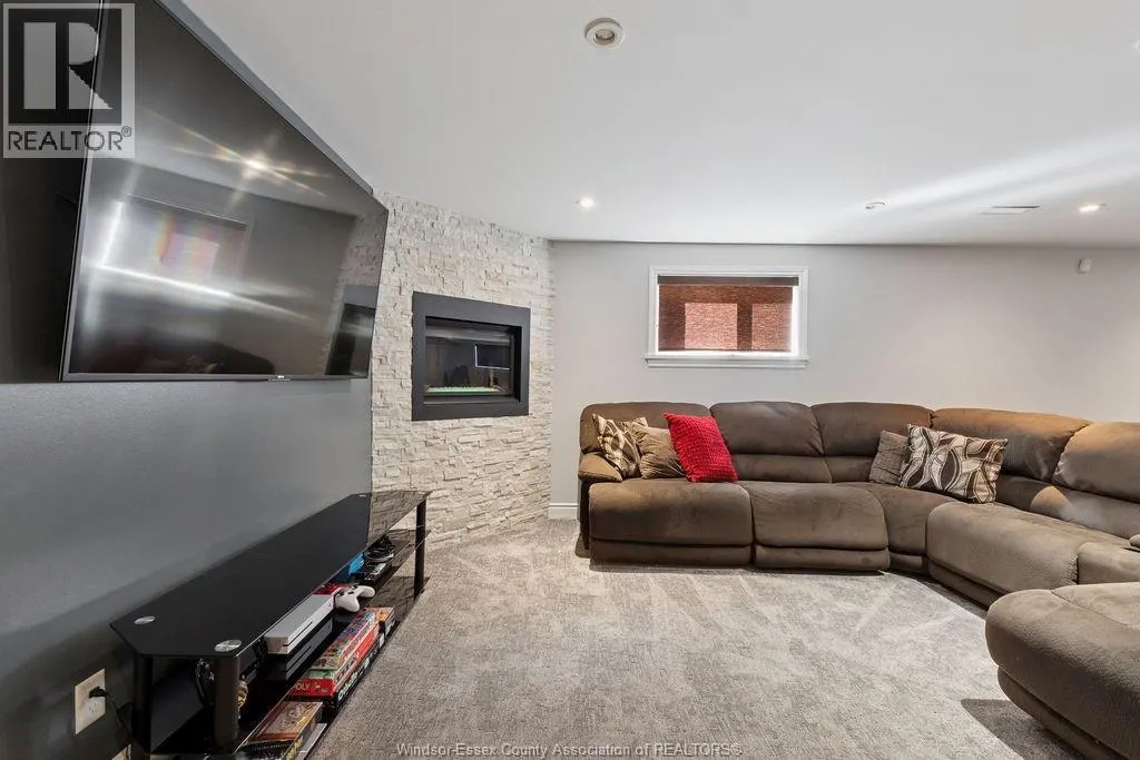 1162 BANWELL ROAD