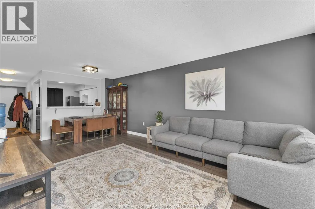 75 RIVERSIDE DRIVE East Unit# 702